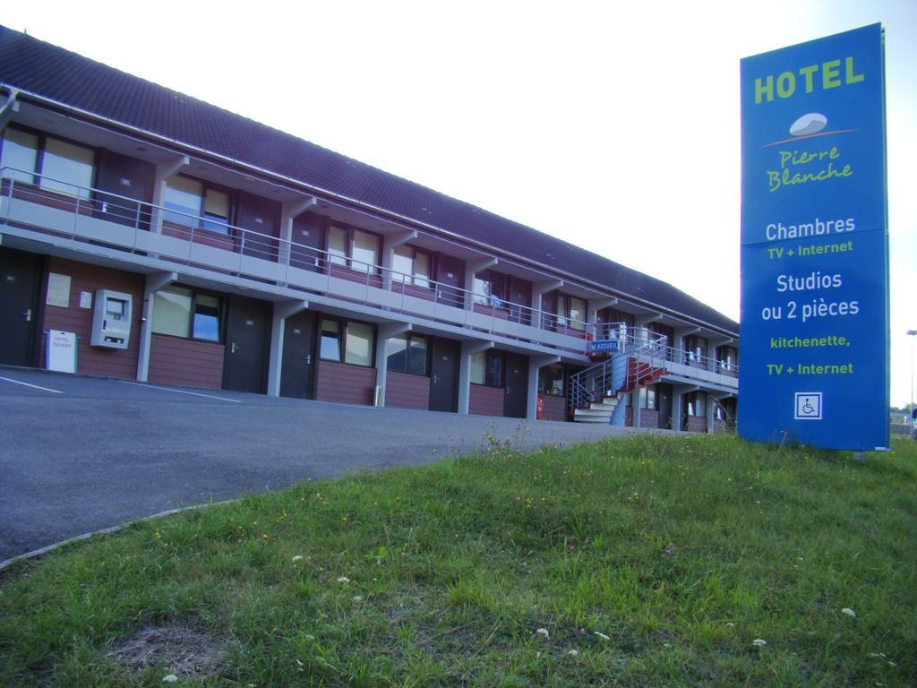 Hotel Pierre Blanche Chatillon-en-Michaille Exterior photo